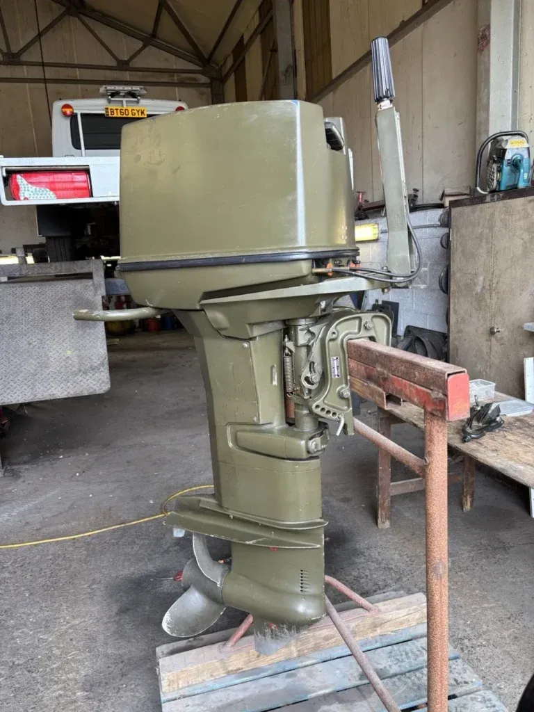 Volvo Penta 550 2-тактов 3 цилиндров бензинов извънбордов двигател